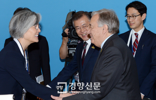 UN사무총장과 만난 문 대통령(feat.강경화 장관) .jpg | 인스티즈