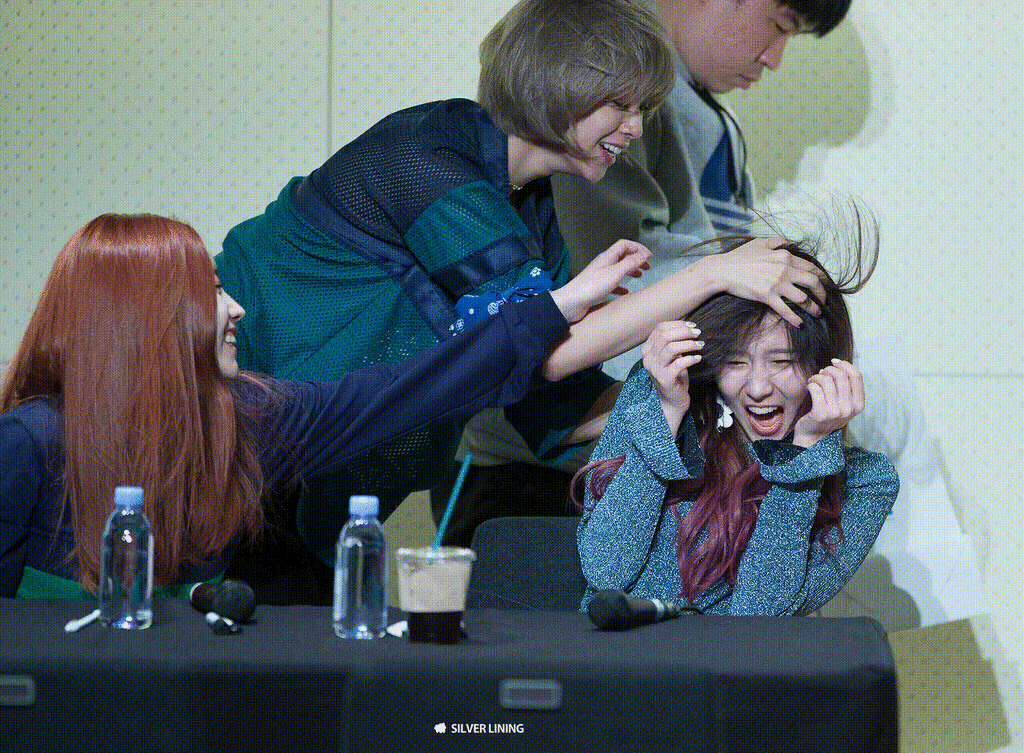 되로 주고 말로 받는 정연,사나.gif | 인스티즈