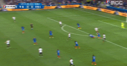 이렇게 느린 스트라이커 처음 보는듯 | 인스티즈