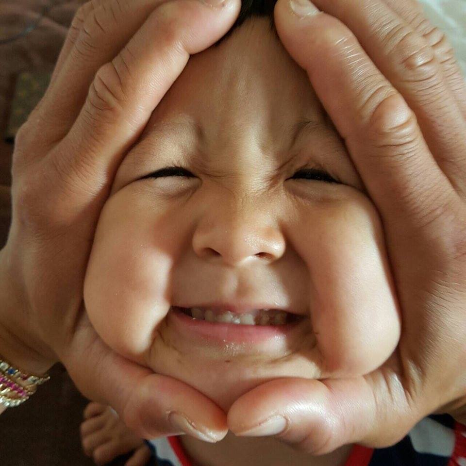 악력으로 추사랑 얼굴 찌부시키는 추성훈 | 인스티즈