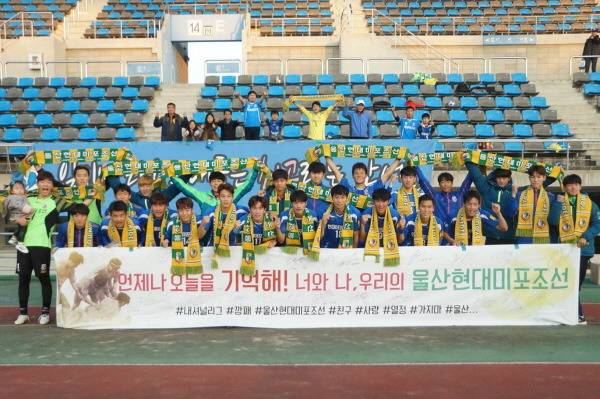 [김현회] 세상에 딱 32장뿐인 머플러를 아시나요? | 인스티즈