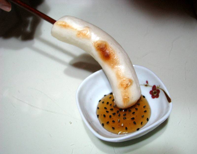 [떡] 그냥 먹어도 맛있고 꿀에 찍어 먹어도 맛있는 구운 가래떡 | 인스티즈