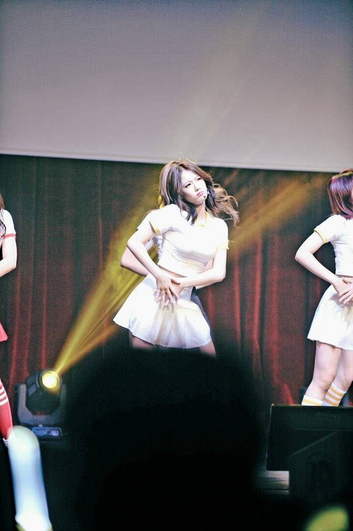 뭔가 섹시하고 싶어하는데 귀여움 | 인스티즈