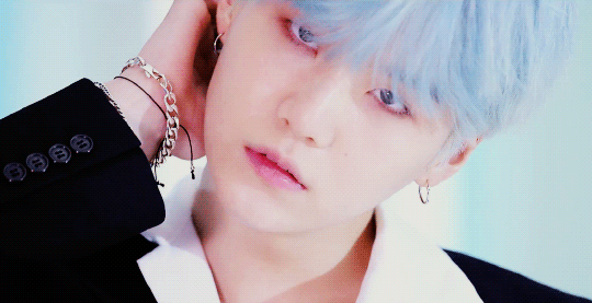 큰방 익들이 생각하는 방탄 슈가 베스트 헤어컬러는 뭐야🤔❓(모르고 삭제누름,,) | 인스티즈