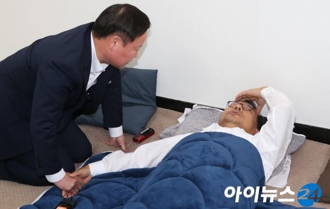 ??? : 나 이제 어떡하냐.... | 인스티즈