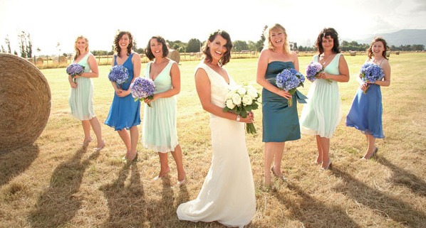 웨딩촬영이나 결혼식날 내친구들이 입어줬으면 하는 들러리드레스는?.jpg | 인스티즈