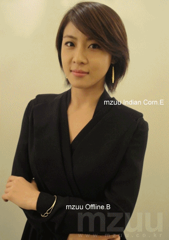 어느 연예인의 무섭도록 한결같은 협찬사진.jpg | 인스티즈