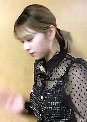 시부야 공식트위터에 올라온 트와이스 정연이.gif | 인스티즈
