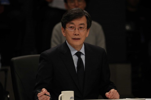 스타일만 캐쥬얼하게 바꾸면 교생선생이라해도 믿을 인물 | 인스티즈