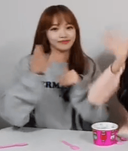 아이즈원 민초단 대장 김채원.gif | 인스티즈
