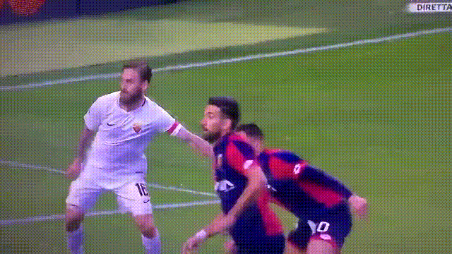 경기중에 벌레 잡아주는 데로시.gif | 인스티즈