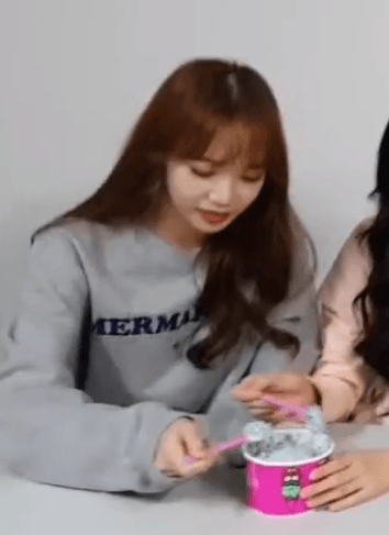 아이즈원 민초단 대장 김채원.gif | 인스티즈