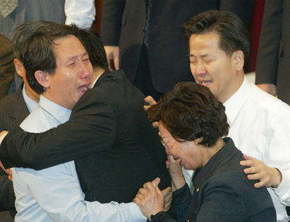 2004년 대한민국 사상 초유의 사태.jpg | 인스티즈