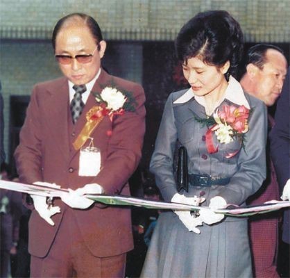 ??? : 얼마나 얼마나 더 너를 이렇게 바라만 보며 혼자 | 인스티즈