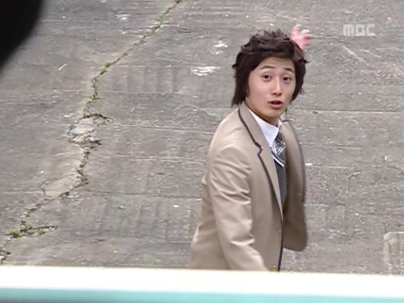 [거침없이하이킥] 학생들 제압하려다가 망신만 당하는 서선생ㅋㅋㅋㅋㅋ.jpg | 인스티즈