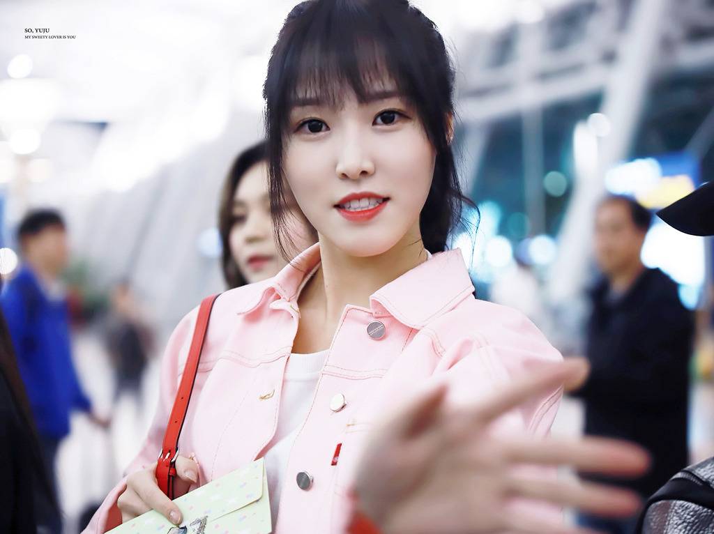 [여자친구] 생일날 일하는게 썩 좋은 일은 아니라서 유주 | 인스티즈