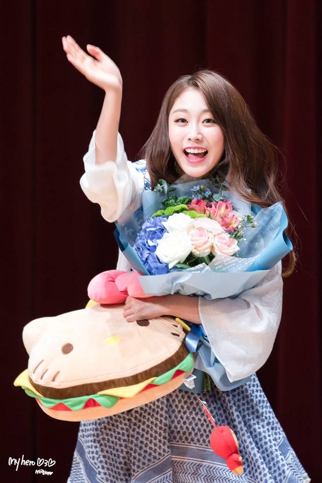 [러블리즈] 50일만에 레플이 와서 지수 | 인스티즈