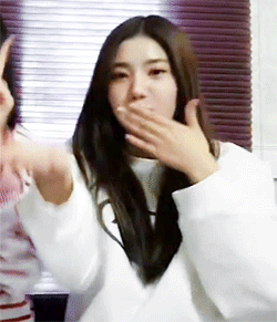 오늘자 아이즈원 권은비 V앱 움짤 | 인스티즈