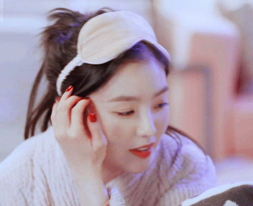 수면안대쓰고 눕방하는 아이린(움짤다수).gif | 인스티즈
