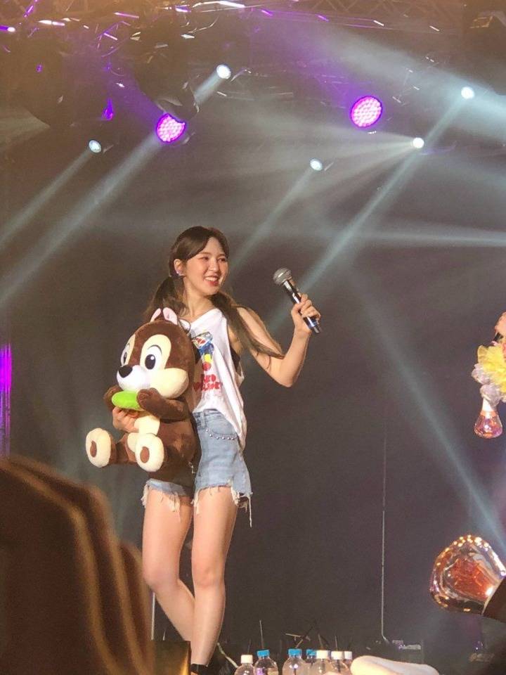 대만콘서트에서 오랜만에 앞머리 넘긴 레드벨벳 웬디 | 인스티즈