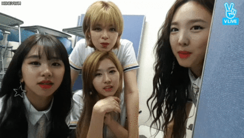 맏언니로써의 위엄을 마음껏 뽐내는 나연이 | 인스티즈