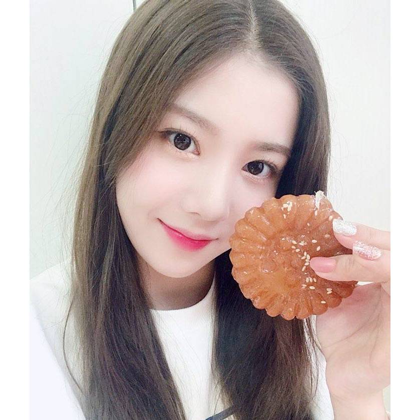 아이즈원 인스타그램 - 민주, 은비, 혜원.jpgif | 인스티즈