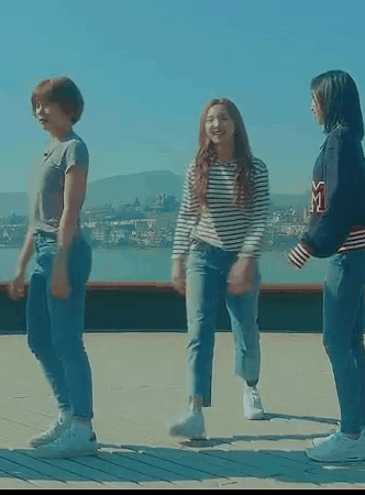 맏언니로써의 위엄을 마음껏 뽐내는 나연이 | 인스티즈