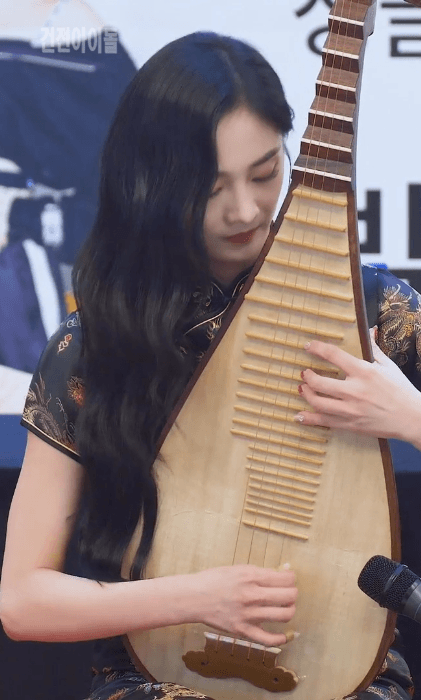 전통의상입고 비파연주하니 중국인같은 주결경 | 인스티즈