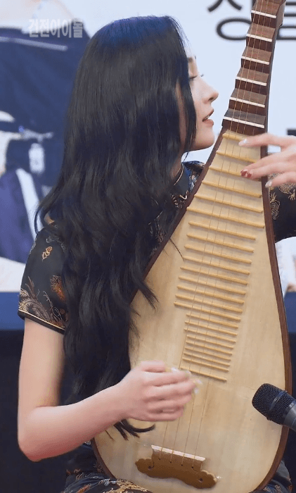 전통의상입고 비파연주하니 중국인같은 주결경 | 인스티즈