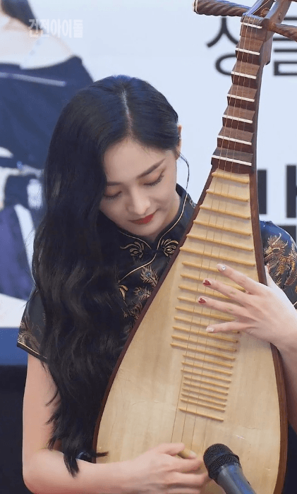 전통의상입고 비파연주하니 중국인같은 주결경 | 인스티즈