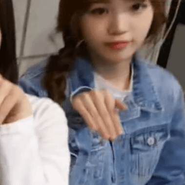 [아이즈원] 김채원 엄청귀여운 브이앱 움짤 | 인스티즈