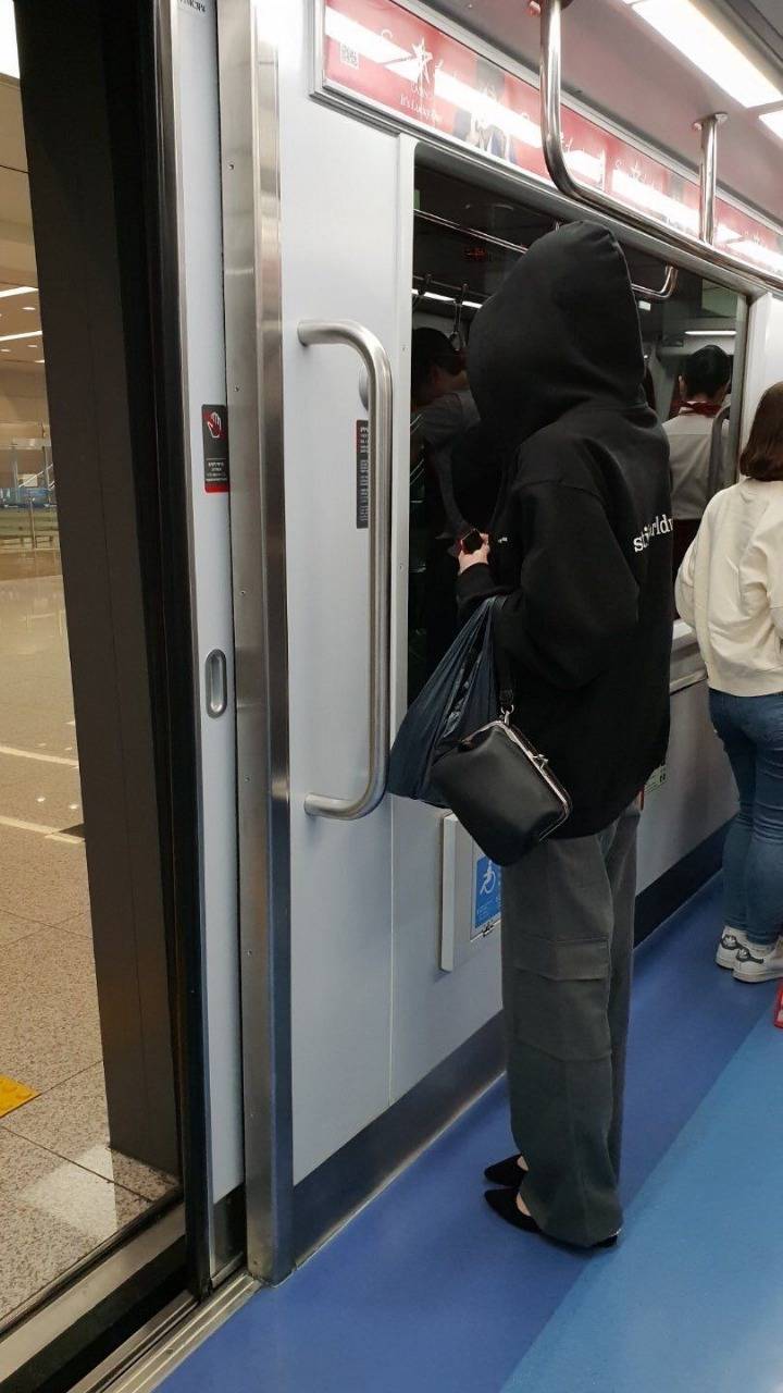 오사카 지하철에서 목격된 사나 | 인스티즈