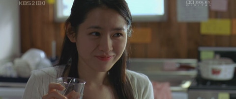 손예진도 못 이긴다는 그분. JPGIF | 인스티즈