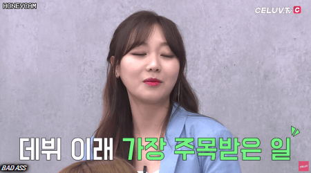 본인의 복근노출 사진에 부끄러워 하는 러블리즈 수정이.gif | 인스티즈