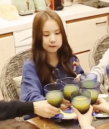 오물오물 잘먹는 은하.gif | 인스티즈