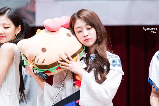 [러블리즈] 50일만에 레플이 와서 지수 | 인스티즈