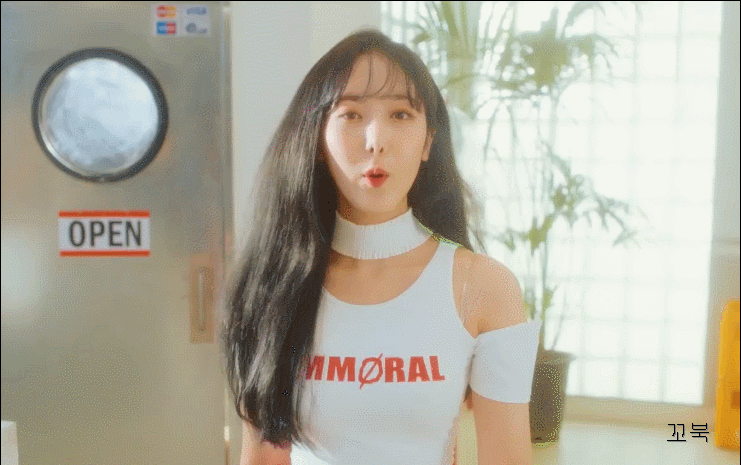 STATION x 0 Wow Thnig M/V 여자친구 신비 cut.gif | 인스티즈