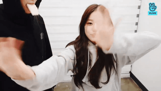 애교 만점 아이즈원 원영이 | 인스티즈