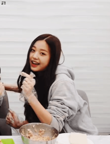 애교 만점 아이즈원 원영이 | 인스티즈