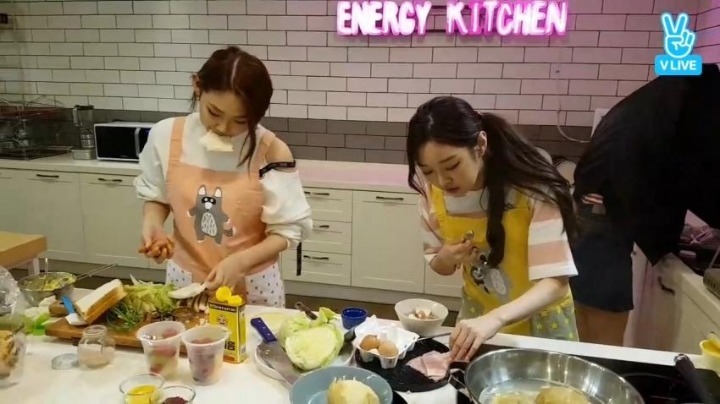 요리하는 강미나.jpg | 인스티즈