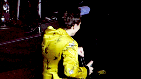 춤추는 해리스타일스.gif | 인스티즈