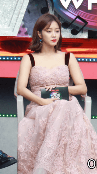 러블리하다의 교과서.gif | 인스티즈