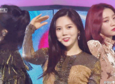 [데이터주의] 오늘자 인기가요 오마이걸.gif | 인스티즈