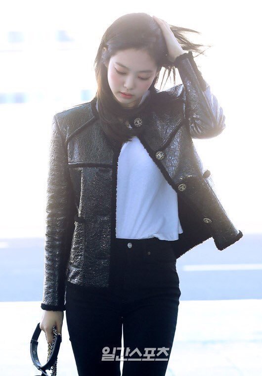 파리 패션 위크 초청받아서 출국하는 블랙핑크 제니 | 인스티즈