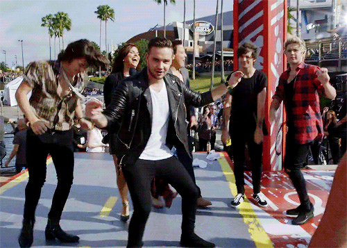 춤추는 해리스타일스.gif | 인스티즈