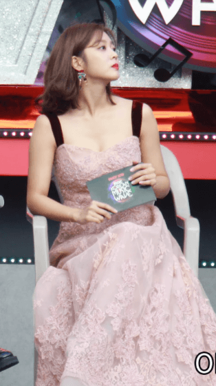 러블리하다의 교과서.gif | 인스티즈