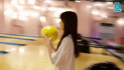 아이즈원 히토미,최예나의 볼링,타카하시 쥬리 볼링.gif | 인스티즈