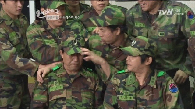 패기 넘치는 이등병.gif | 인스티즈