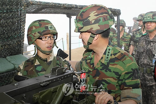 오늘 초소 근무에서 나의 사수.JPG | 인스티즈