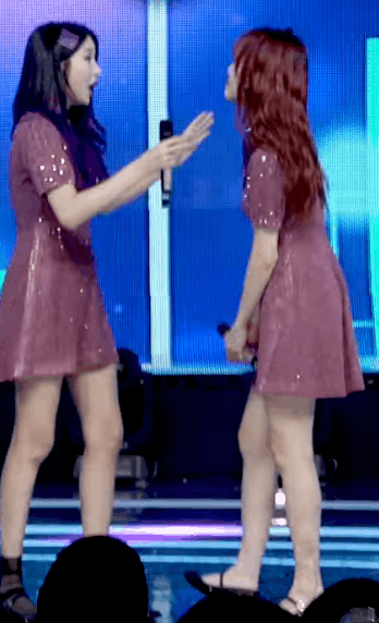 울고있는 유주를 본 여자친구 멤버들 반응 GIF | 인스티즈